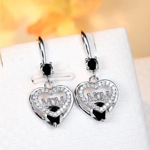 Mom heart with zircon for Mother’s Day or any day